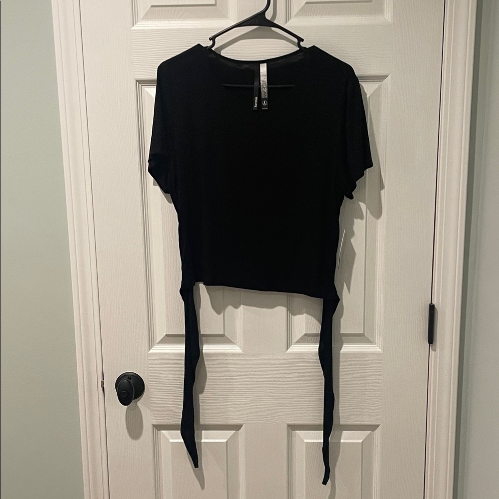 NWT Kensie Black Tie-Front Crop Top